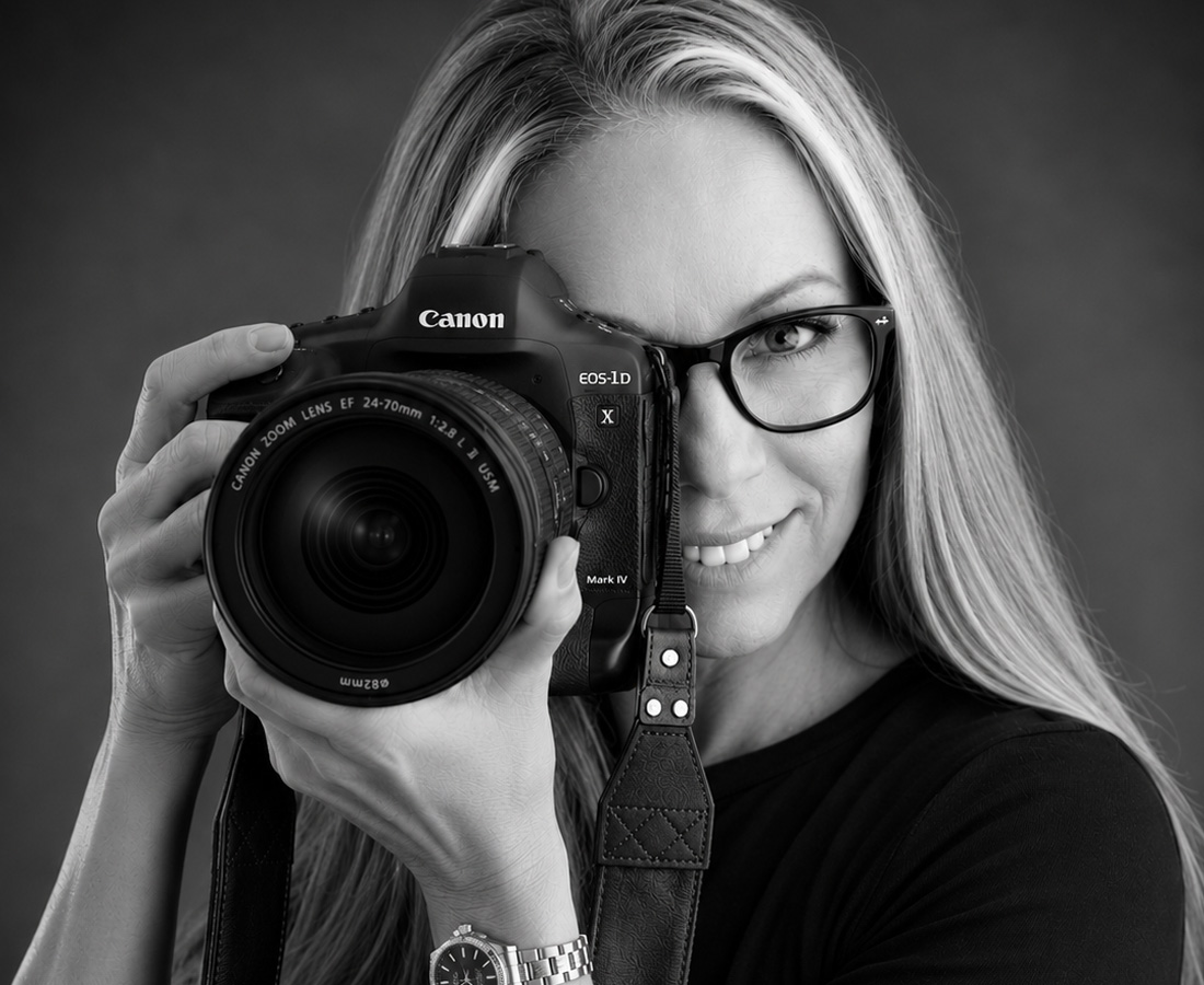 Julie Seitz photographing motorsports trackside